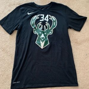 Nike Antetokounmpo Bucks shirt!
